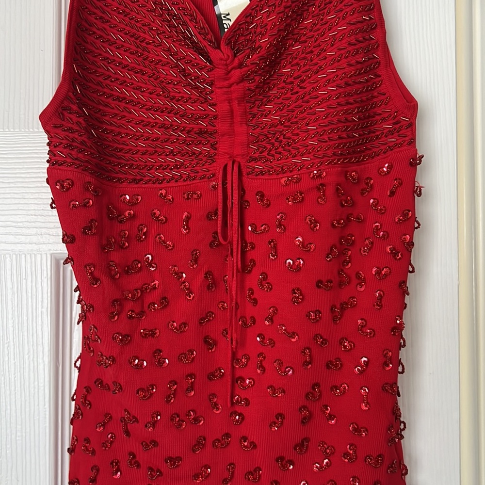 RED KNIT SLEEVELESS TOP - Picture 2 of 4